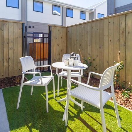 Beachside Bliss: 1 Bed 1 Bath Christchurch Eksteriør billede