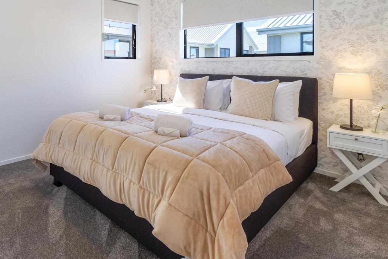 Beachside Bliss: 1 Bed 1 Bath Christchurch Eksteriør billede